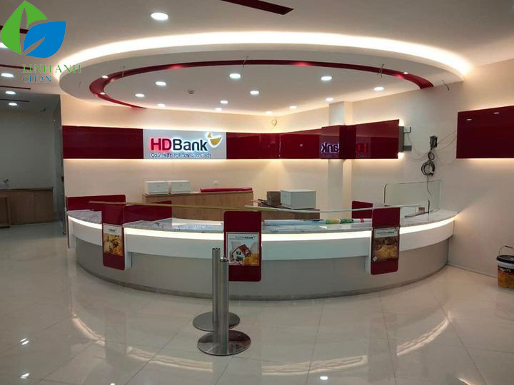 Thực hiện vệ sinh văn phòng cho ngân hàng HD Bank 