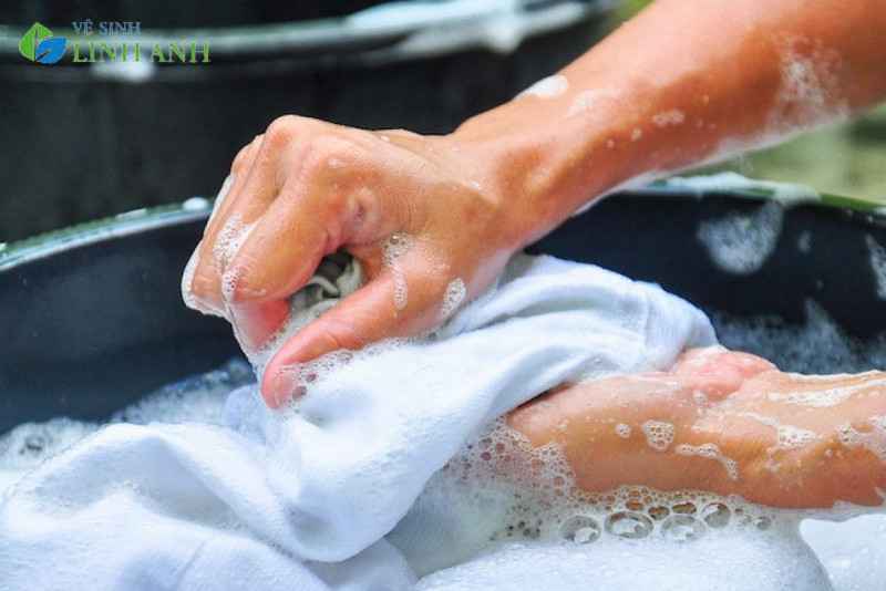 cách giặt đồ thơm như tiệm bằng tay