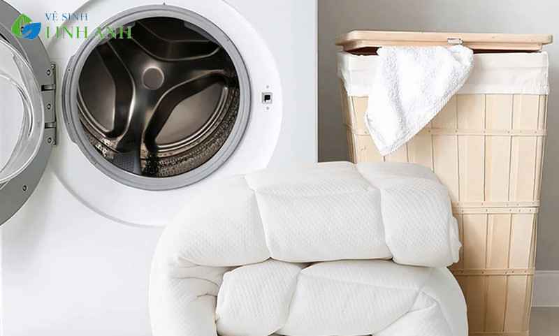 cách giặt topper tại nhà chi tiết, đầy đủ nhất