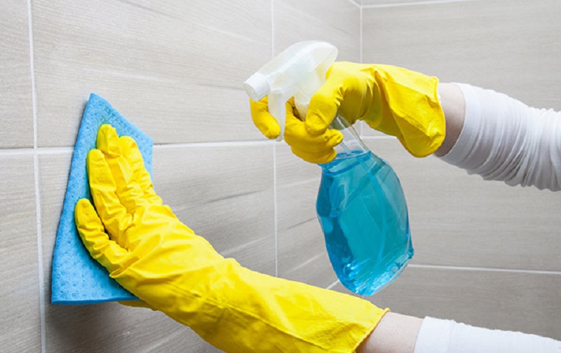 Bí Quyết Tẩy Sạch Vết Ố Vàng trên Gạch Ốp Tường