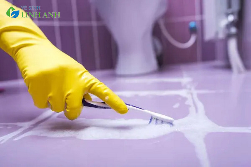 Cách tẩy trắng gạch nhà vệ sinh sạch bóng không tì vết