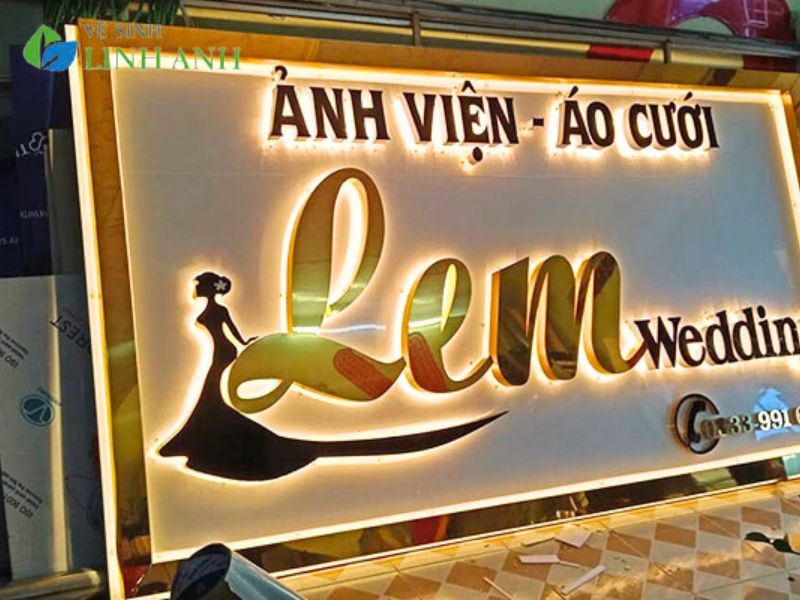 Vệ Sinh Bảng Hiệu