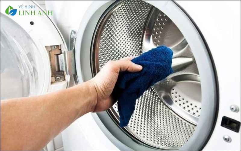 Vì sao máy giặt cần được vệ sinh định kỳ?