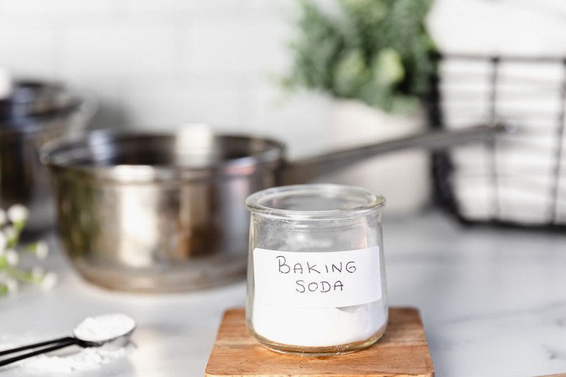 Vệ sinh sàn bằng baking soda