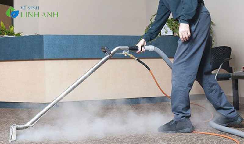 vệ sinh thảm van phòng bằng hơi nước nóng