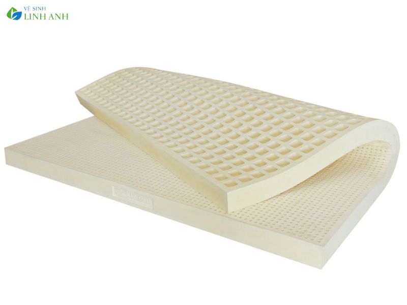 cách làm sạch nệm cao su non