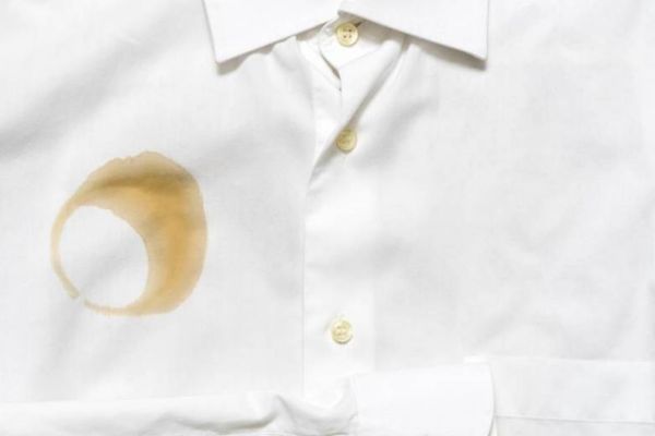 cách tẩy vết dầu luyn trên quần áo