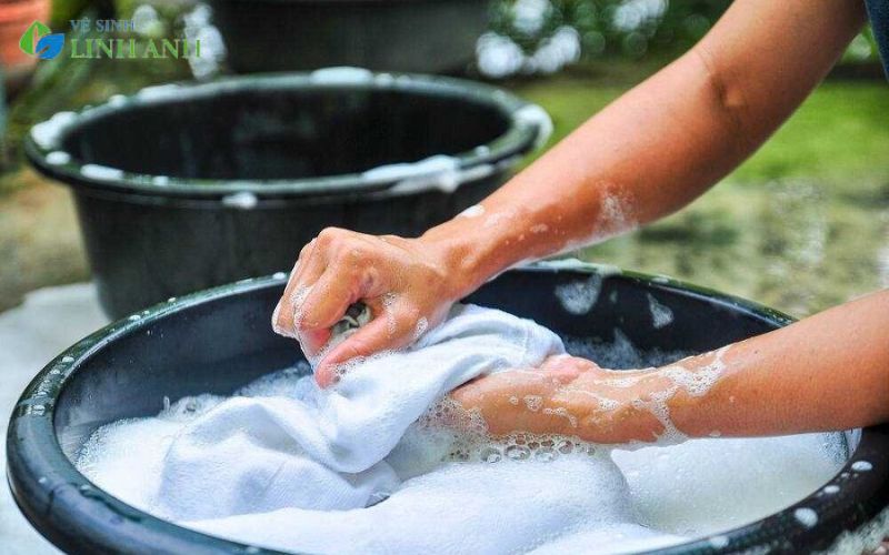 Hướng dẫn chi tiết 3+ cách giặt rèm cửa tại nhà