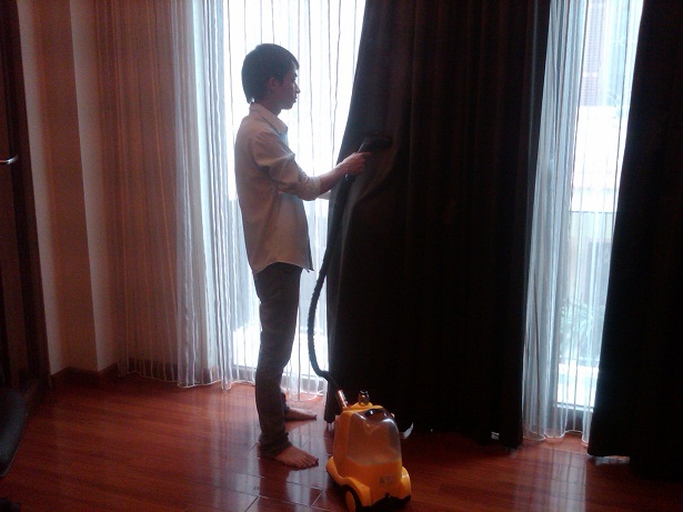 giat20rem-1 giựt rèm cửa