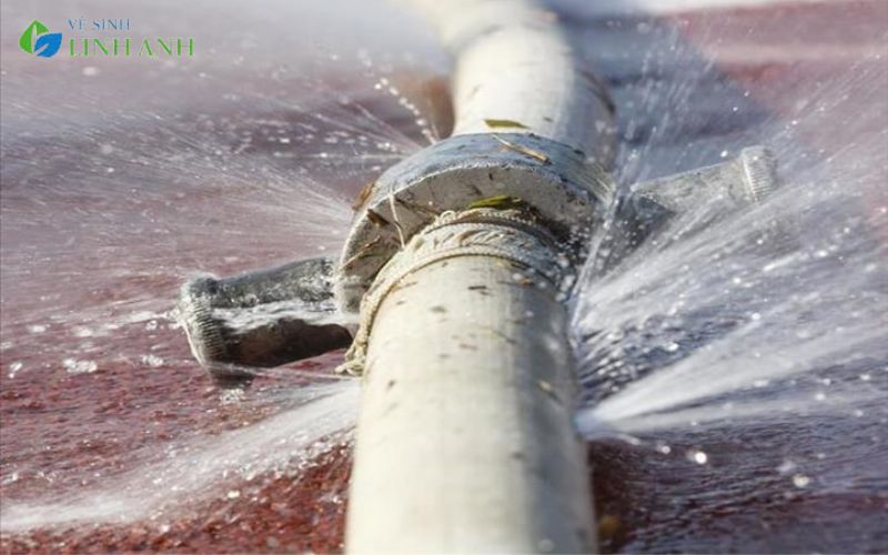 Nguyên nhân khiến nhà tắm bị thấm nước