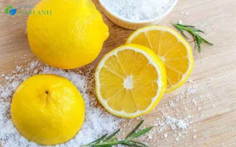 Tẩy cặn canxi trên inox: duy trì vẻ sáng bóng cho bề mặt kim loại