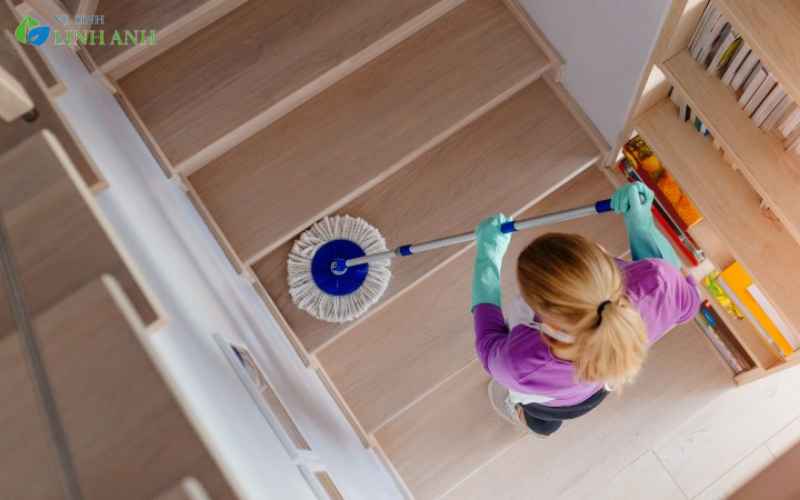 5 Bước vệ sinh cầu thang hiệu quả tại nhà
