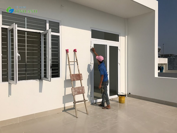 Linh Anh Clean sử dụng hóa chất chuyên dụng thân thiện môi trường