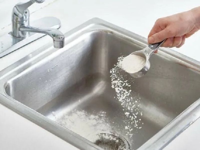 Làm Sạch Bồn Rửa Bát Để Không Bị Nghẹt Và Hôi