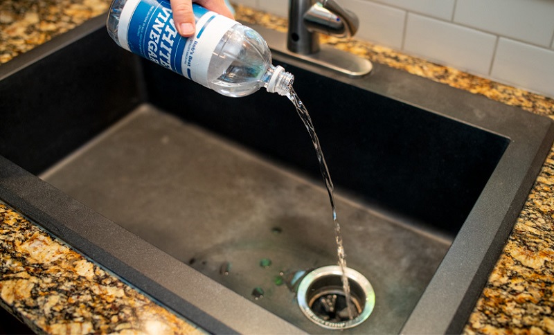 Vệ sinh ống bằng giấm