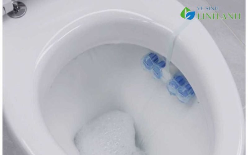 viên treo bồn cầu là gì? vì sao nên dùng