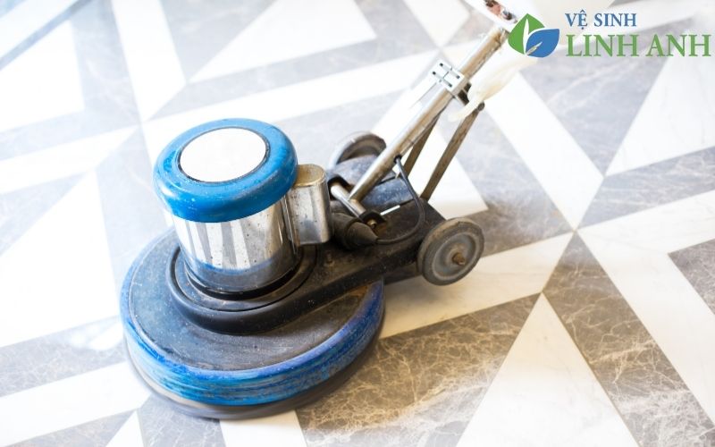 Đánh bóng phục hồi sàn đá bằng máy chà sàn chuyên nghiệp