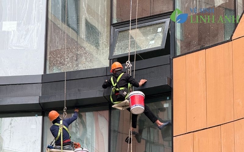 Hình ảnh vệ sinh công nghiệp thực tế đầy đủ các loại dịch vụ