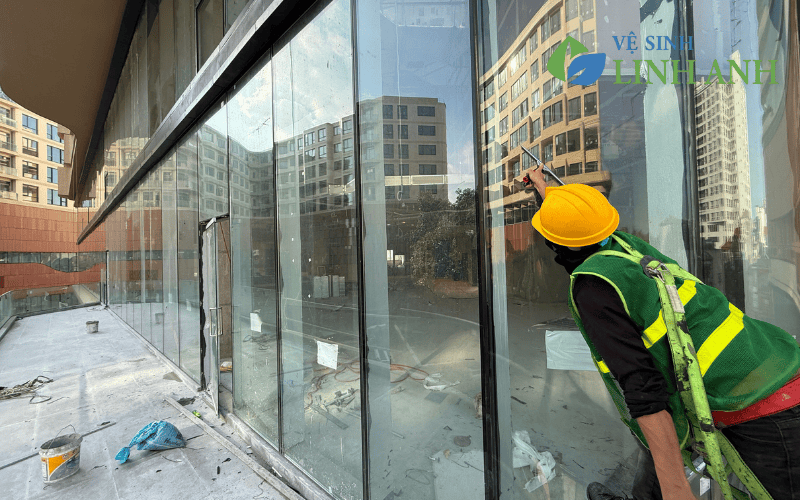 Dịch vụ vệ sinh sau xây dựng 