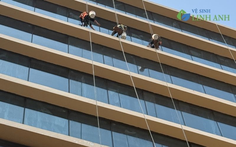 Báo giá dịch vụ vệ sinh công nghiệp tại quận Long Biên Hà Nội chuyên nghiệp giá rẻ 11 Dịch vụ vệ sinh công nghiệp tại Long Biên