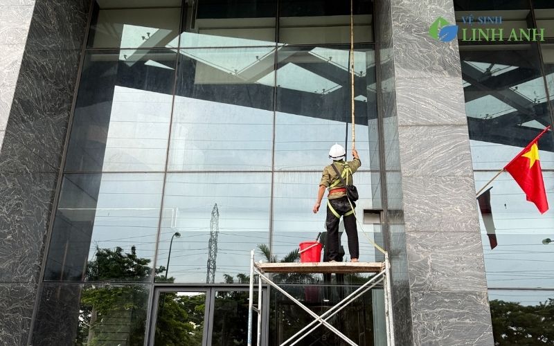 Dịch vụ vệ sinh công nghiệp tại Thái Nguyên giá rẻ