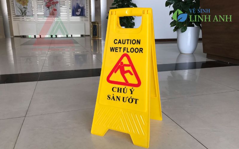 Dụng cụ vệ sinh công nghiệp Hà Nội