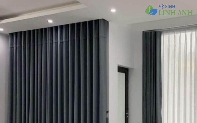 Linh Anh giặt rèm cửa văn phòng tại Hà Nội