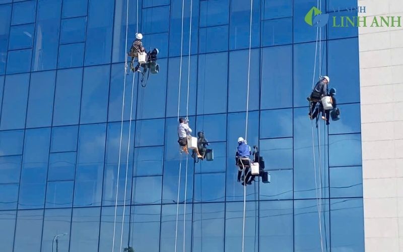 linh anh clean cong ty chuyen cung cap dich vu ve sinh cong nghiep hang dau tai mien bac