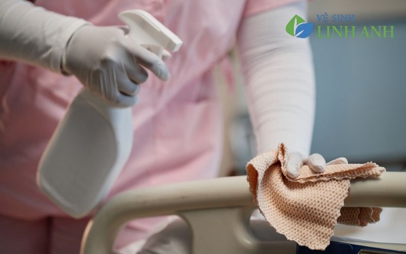 Vệ sinh bệnh viện tại Hà Nội