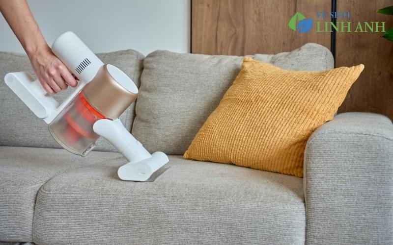 7 cách giặt ghế sofa nỉ sạch như mới tại nhà
