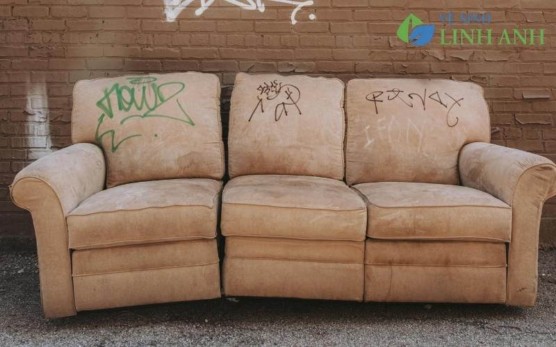 Cách giặt ghế sofa tại nhà sạch nhanh, tiết kiệm