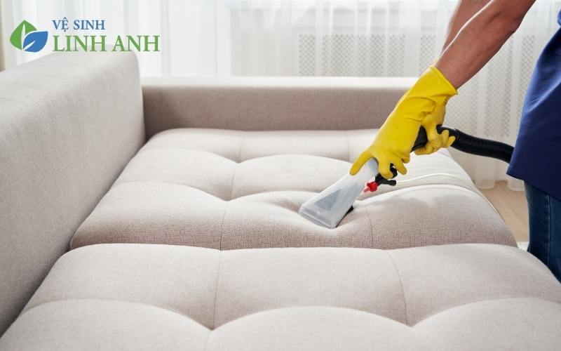 Cách giặt ghế sofa tại nhà sạch nhanh, tiết kiệm đơn giản