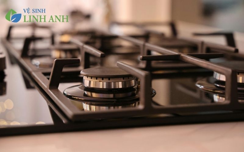 Cách vệ sinh bếp ga công nghiệp an toàn